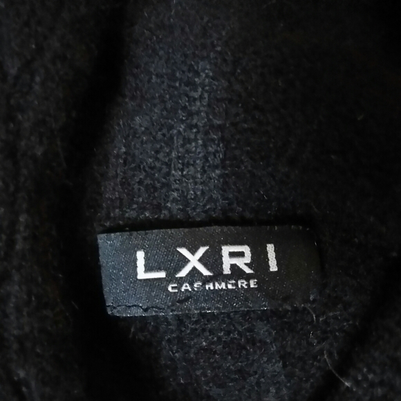 LXRI Cable Knit Hooded Sweater - Picture 4 of 7